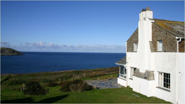 Self catering holiday house Trebetherick  North Cornwall